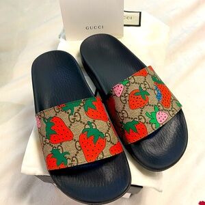Gucci Woman GG Tasty Strawberry slides size 36 (6)